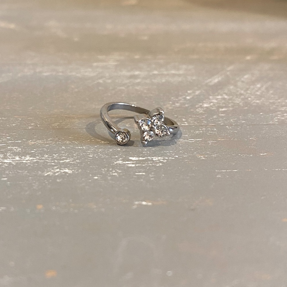 Silver Plated Cubic Zirconia Rhinestone Ring Size 7